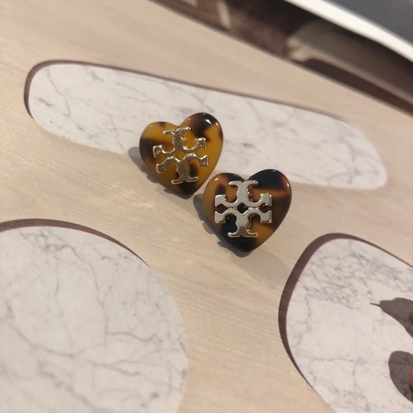 πSALEπ NEW Tory Burch Heart Tilsim Earring - Picture 5 of 11